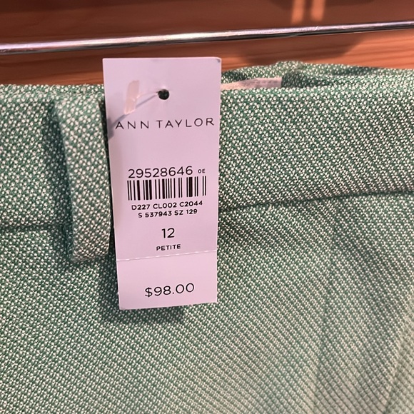 NWT Ann Taylor 12 petite green textured cropped slacks - Picture 3 of 8